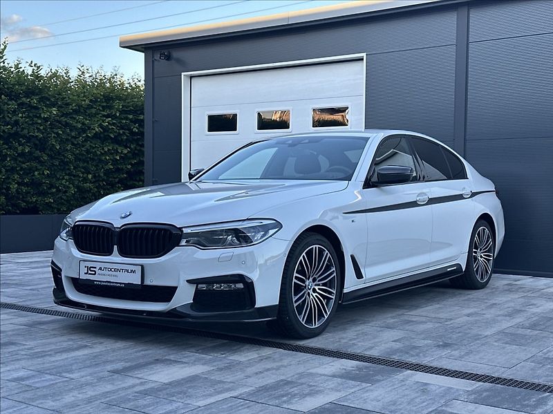BMW Řada 5 3,0 530d 265PS  M Performance - fotka 1 z 54