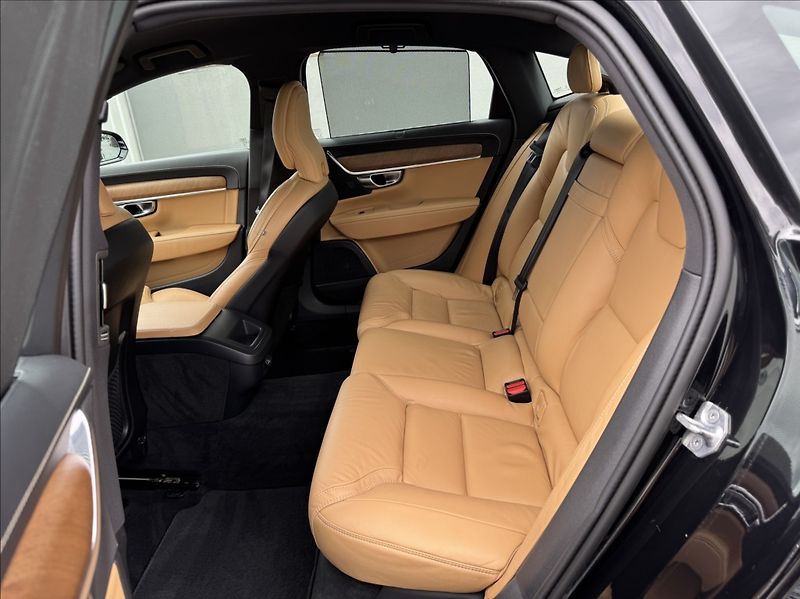 Volvo S90 2,0 D5 AWD INSCRIPTION DPH ČR - fotka 20 z 50