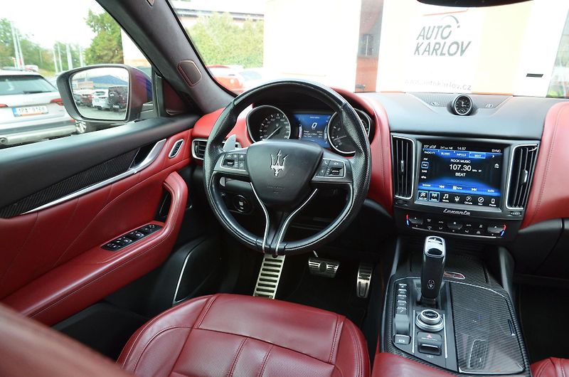 Maserati Levante (2018) 3.0 316kW SQ4 GranSport 106tkm - fotka 28 z 48