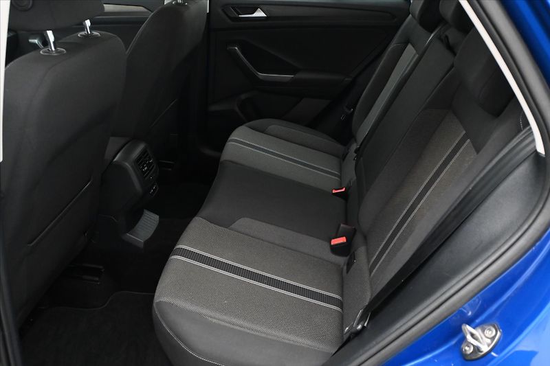 Volkswagen T-Roc 1,5 TSI 110 kW DSG Navi Záruka - fotka 14 z 30