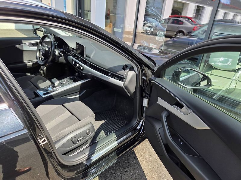 Audi A4 Avant 2.0 TDI DSG - fotka 33 z 37