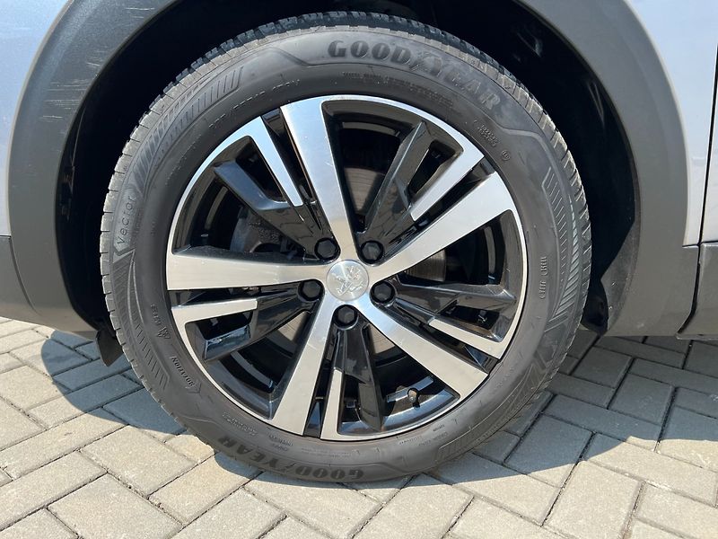 Peugeot 5008 (2021) 1.5HDi 96kW Allure+! Tažné! 7m - fotka 45 z 46