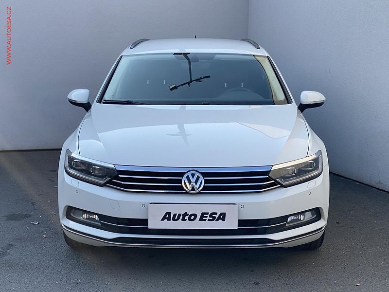 Volkswagen Passat (2016) 2.0TDi, Comfortline, LED - fotka 2 z 19