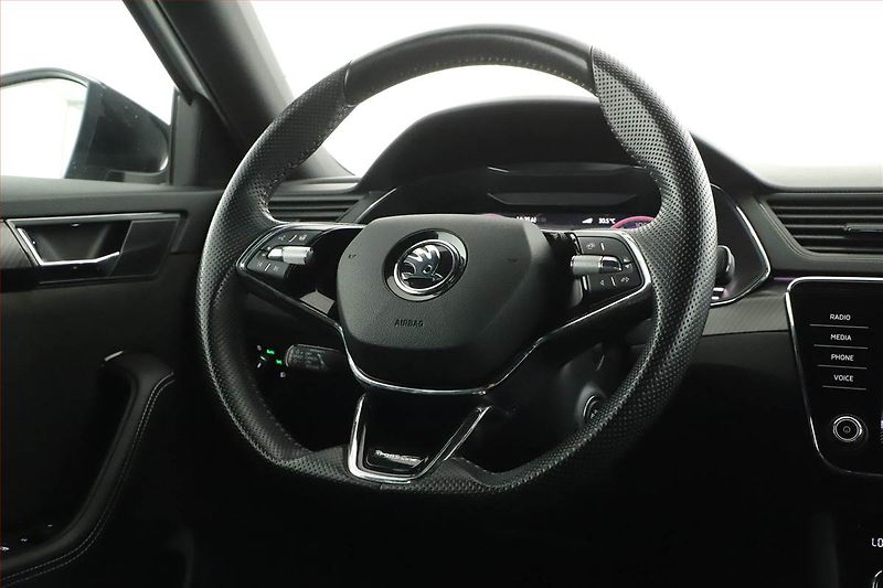 Škoda Superb (2024) Sportline 2.0 TDI - fotka 25 z 26