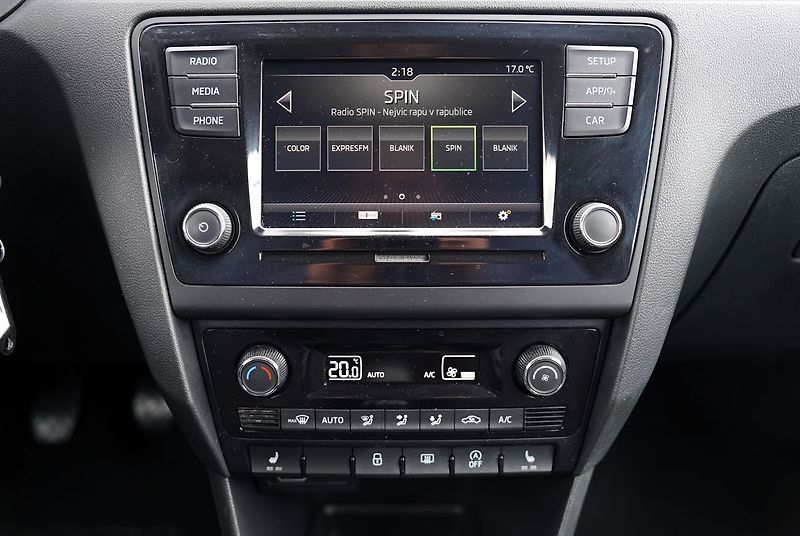 Škoda Rapid 1.0 TSI 95 PS Style/Al/LED/ČR - fotka 32 z 34