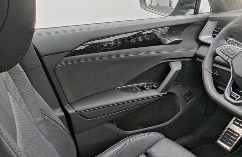 Volkswagen Tayron TSI 195kW R-Line HuD Venti 7mí - fotka 10 z 11