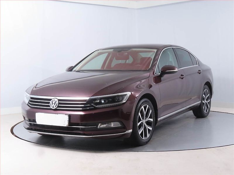 Volkswagen Passat (2017) Comfortline 2.0 TDI, Kůže - fotka 2 z 14