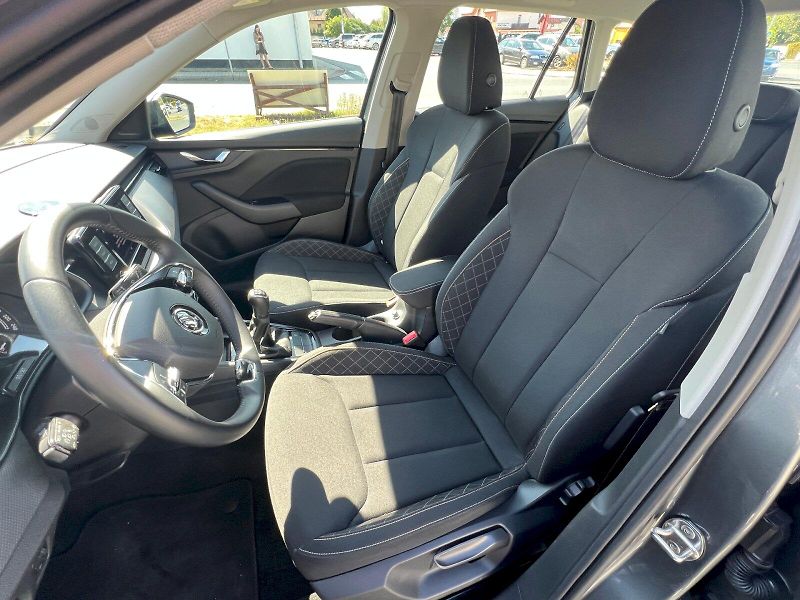 Škoda Kamiq (2023) Ambition 1.0TSi 81kW 6°manuáln - fotka 11 z 27