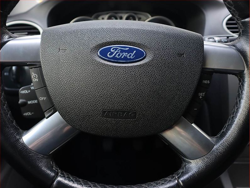 Ford Focus (2011) 1.6 16V, Tempomat - fotka 16 z 16