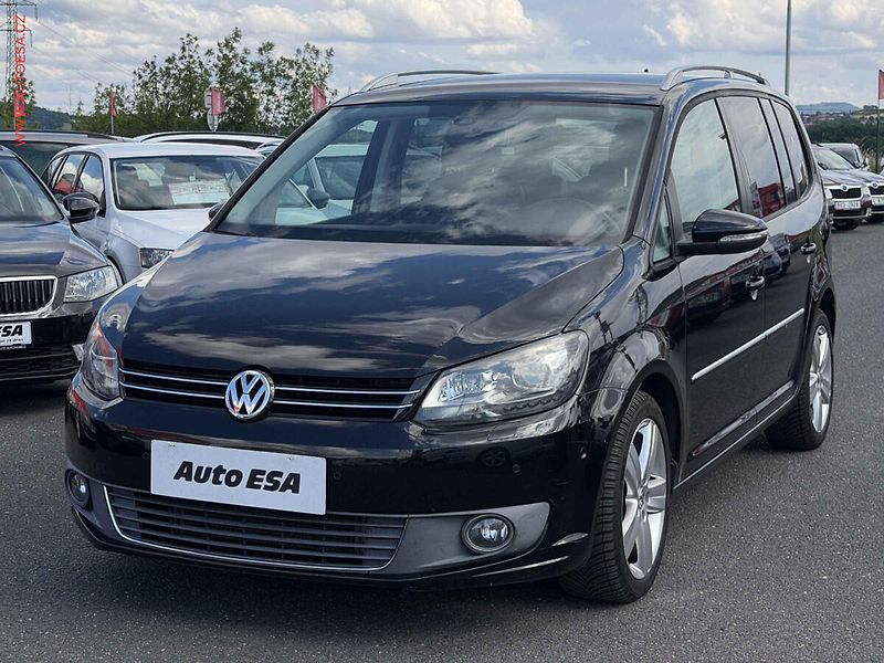 Volkswagen Touran (2010) 2.0 TDi, Highline, DSG, bixen - fotka 3 z 17