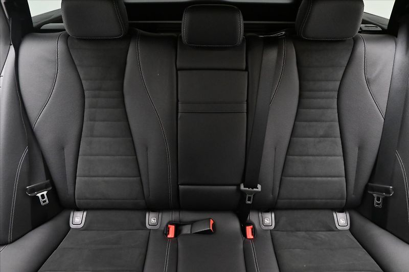 Mercedes-Benz Třídy E 2,0 220D 147kW 9G-TRONIC Záruk - fotka 27 z 30