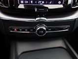 Volvo XC60 (2021) Momentum B4 AWD - náhled 11