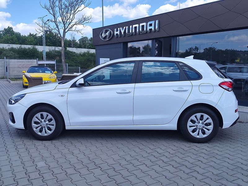 Hyundai i30 1.5i/81kW Start - fotka 8 z 25