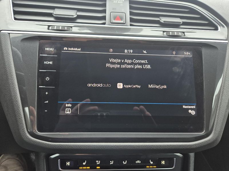 Volkswagen Tiguan 2,0TDi 140kw DSG 4x4 18ALU TZ - fotka 35 z 50