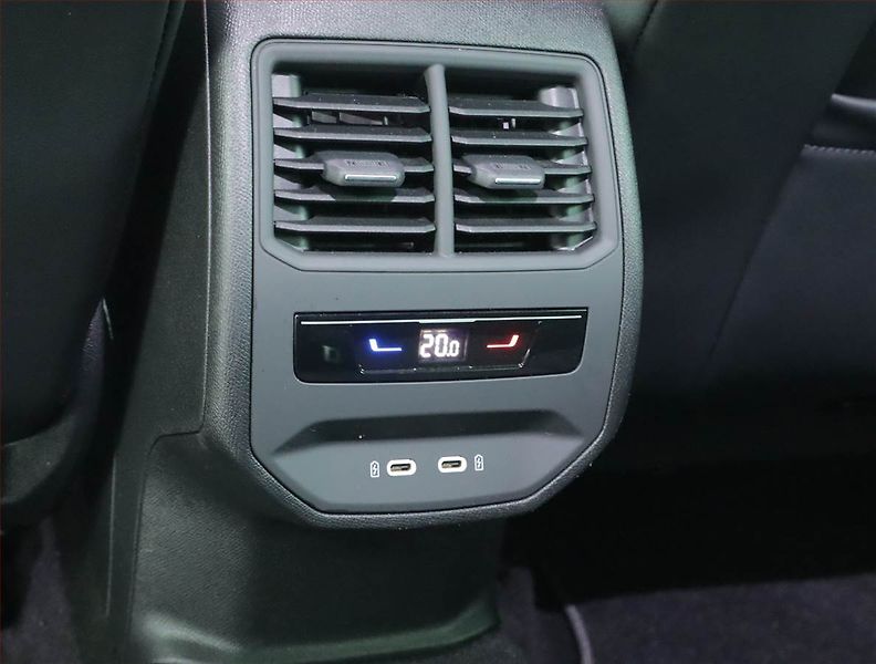 Seat Leon (2022) 1.5 eTSI, Automat, Kůže, Navi - fotka 18 z 20