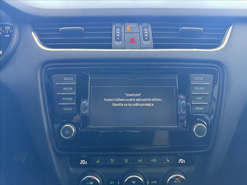 Škoda Octavia 1,4   TSI 110kW,SERVISKA,ČR - fotka 19 z 28