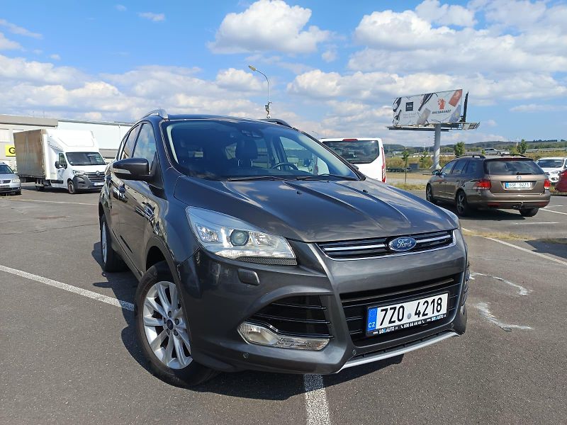 Ford Kuga (2015) - fotka 2 z 37
