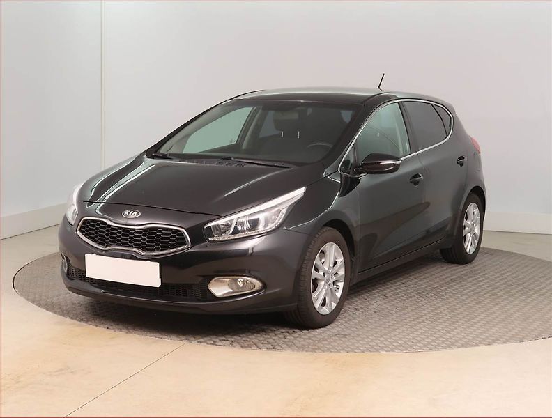 Kia Ceed (2015) 1.6 GDI, ČR,1.maj, Serv.kniha - fotka 2 z 15