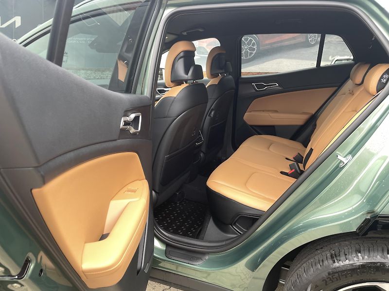 Kia Sportage (2025) 4x4 7DCT TOP EVO/Brown *AKCE* - fotka 27 z 35