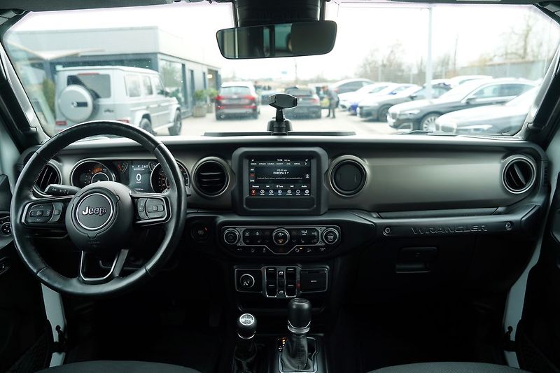 Jeep Wrangler 2.2 CRD/Sport/MultiJet/4x4/AT - fotka 29 z 44