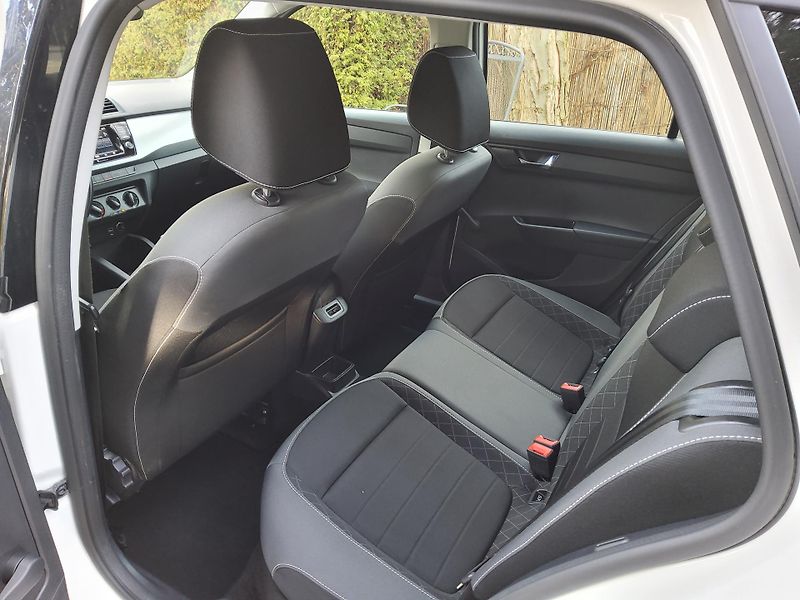 Škoda Fabia (2022) 1.0TSI 70kW Ambition+ 1maj ČR - fotka 10 z 18