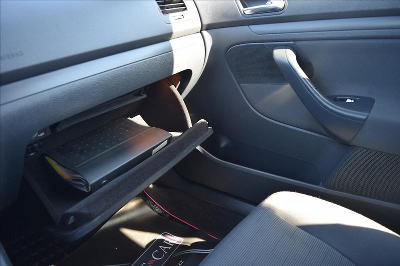 Volkswagen Golf 1,9 TDI 66KW BEZ DPF NOVÁ STK - fotka 44 z 45