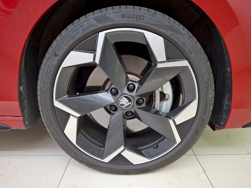 Škoda Superb (2025) iV SportLine DSG 1,5TSi 150kW - fotka 34 z 35