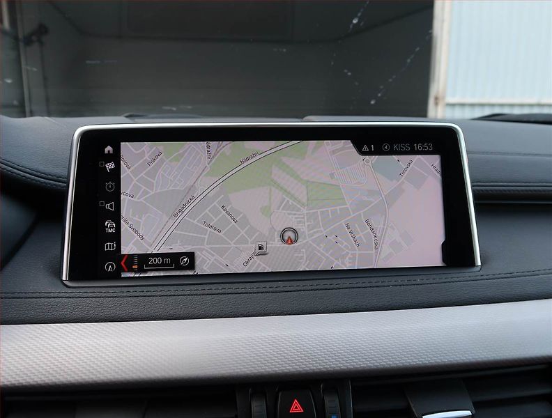 BMW X6 (2018) M Paket xDrive30d - fotka 16 z 23