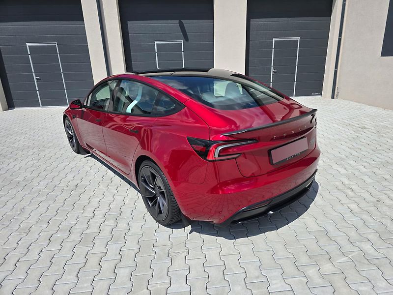Tesla Model 3 (2024) Performance Highland - fotka 4 z 15
