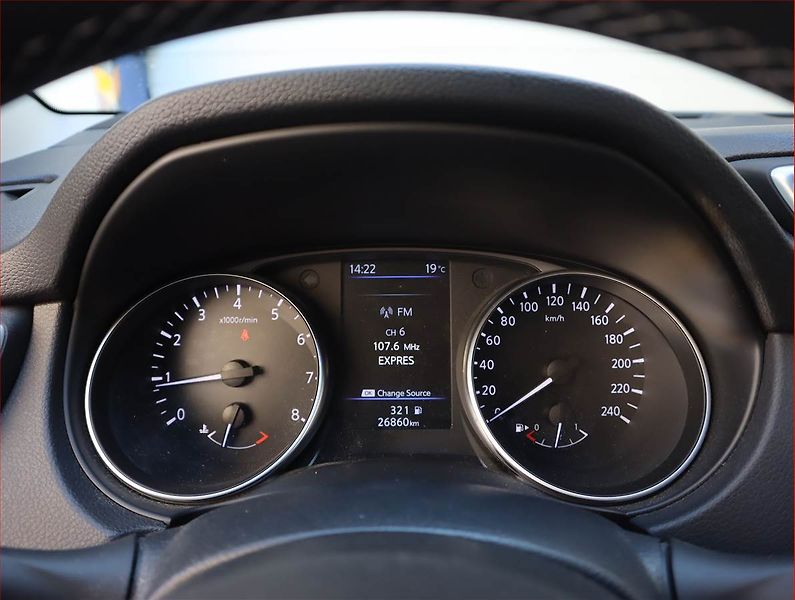 Nissan Qashqai (2022) 1.3 DIG-T, Serv.kniha - fotka 11 z 19