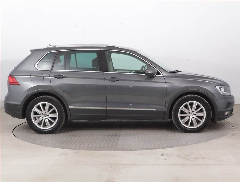 Volkswagen Tiguan (2018) 2.0 TDI, Automat, Serv.kniha - fotka 6 z 16