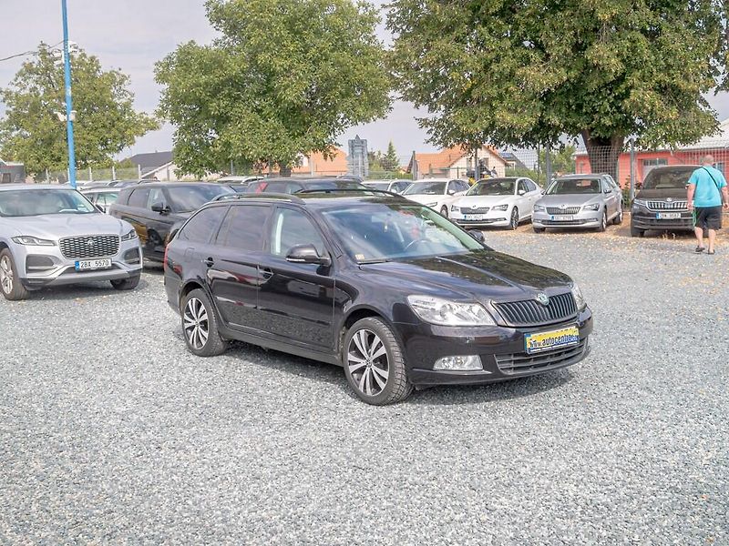Škoda Octavia (2011) 1.2T 77KW – VÝBAVA - fotka 3 z 41