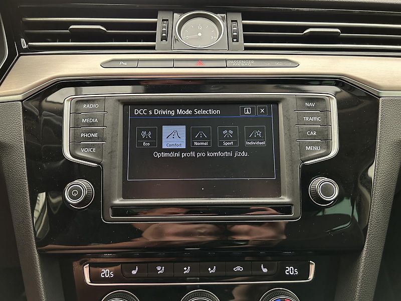 Volkswagen Passat Variant 2,0 TDI 4x4 Highline - fotka 11 z 29
