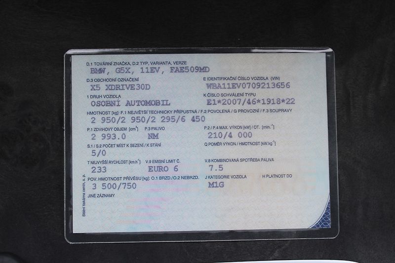 BMW X5 xDrive30d Mpaket vzduch - fotka 27 z 27