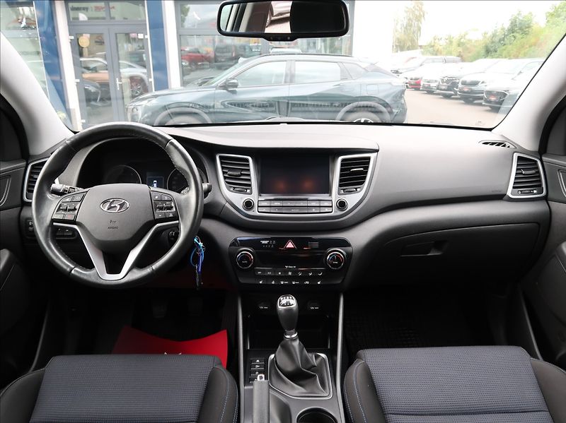 Hyundai Tucson 1,7 CRDi,85kW,1majČR,navi,tažn - fotka 18 z 27