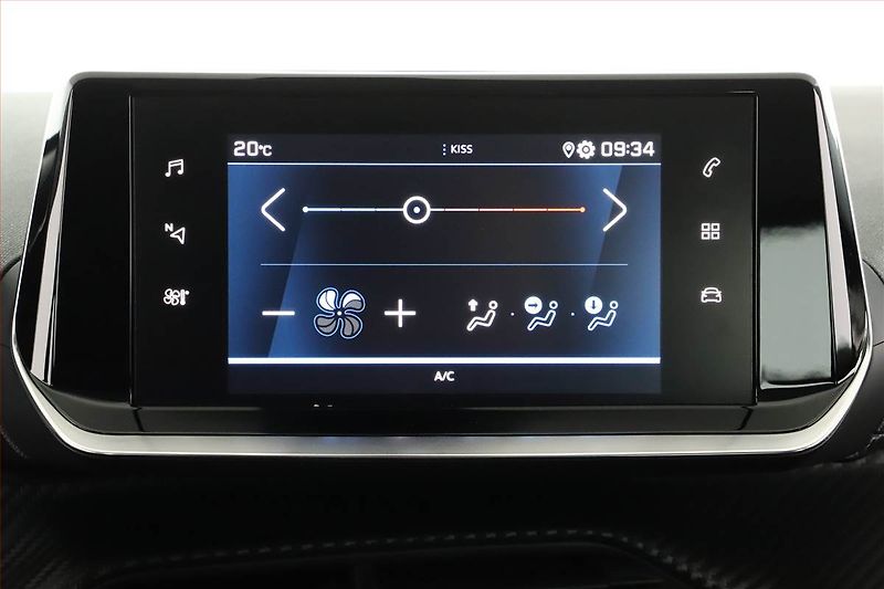Peugeot 2008 (2021) Active 1.2 PureTech, ČR,1.maj - fotka 15 z 19