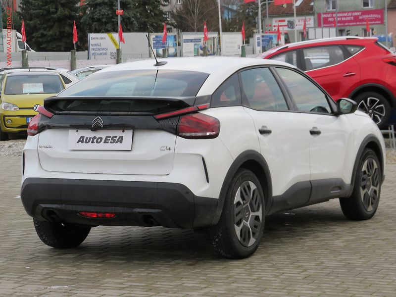 Citroën C4 (2021) 1.2 PT, 1.maj,ČR, LED, navi - fotka 4 z 36