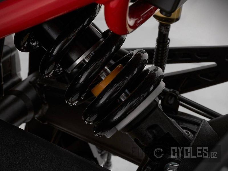 QJ Motor (2026) SRT 600 SX - fotka 12 z 17
