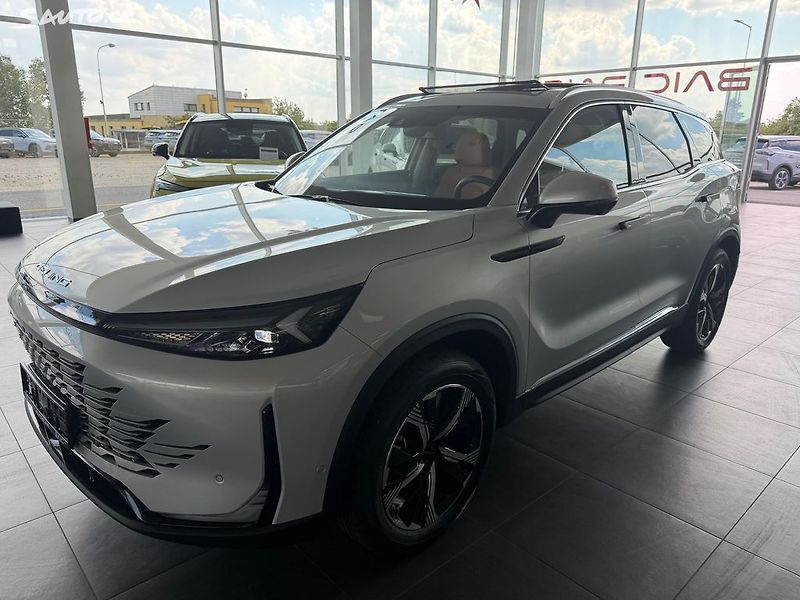 BAIC X75 (2025) ALL IN 130 kW Panorama DCT - fotka 3 z 29