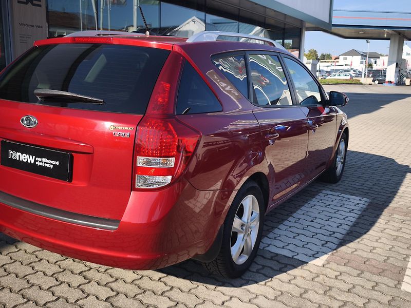 Kia Ceed 2011 ČR 1.6 CRDi 85kW  - fotka 24 z 33