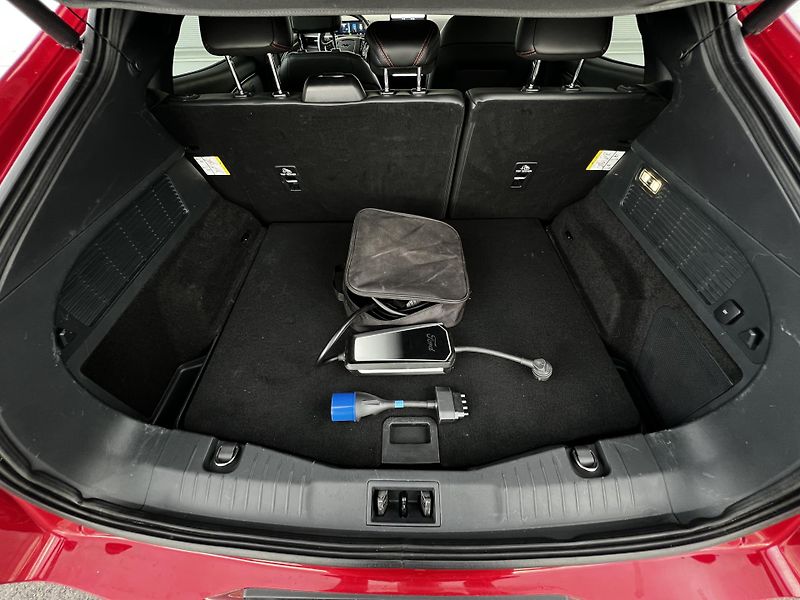 Ford Mustang Mach-E Extended AWD 98 kWh 1.Maj DPH - fotka 26 z 29