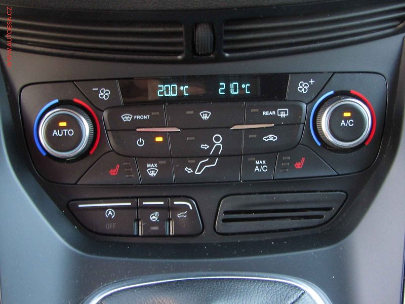 Ford Kuga (2019) 1.5 EB, AC, navi, park.asist - fotka 14 z 21