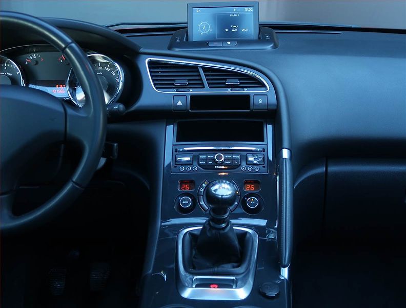Peugeot 3008 (2014) 2.0 HDi, Serv.kniha, Navi - fotka 12 z 15
