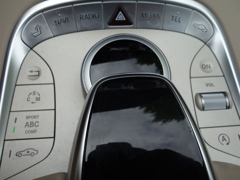 Mercedes-Benz Třídy S (2014) S63*AMG*25000KM!!*CARBON*TOP!! - fotka 25 z 50