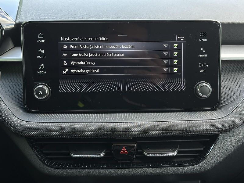 Škoda Fabia 1.0TSi Selection 95PS LED V.Co - fotka 28 z 37