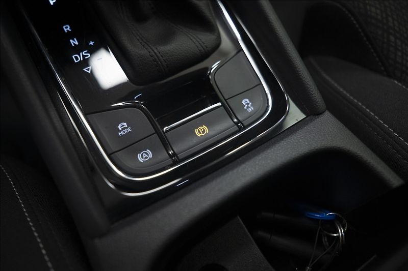 Škoda Karoq 2,0 TDI DSG KEYLESS VÝHŘEV ČR - fotka 22 z 38