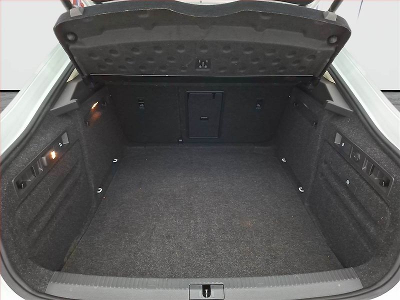 Škoda Superb (2015) Laurin&Klement 2.0 TDI 4x4 - fotka 14 z 25