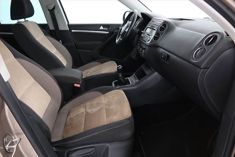 Volkswagen Tiguan (2012) 2.0 TDI, Tempomat - fotka 9 z 16