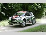 Rallye závodu se účastní všemožné rallye speciály.
