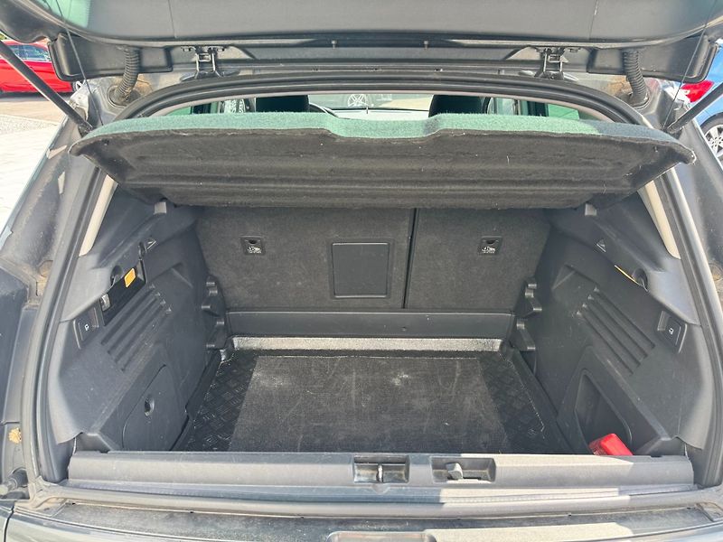 Peugeot 3008 (2010) 1,6 HDI 80 Kw - fotka 21 z 30